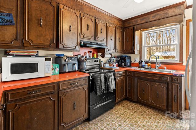 3568 Briarcliff Acres Drive, Lincolnton, NC 28092