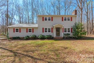 3568 Briarcliff Acres Drive, Lincolnton, NC 28092