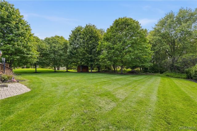 120 Norwood Lane, Orchard Park, NY 14127