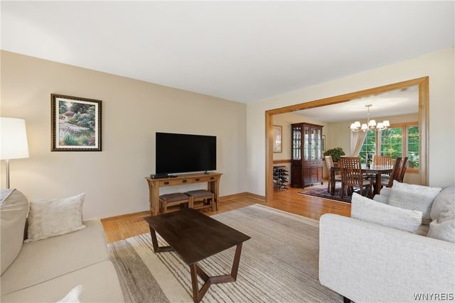 120 Norwood Lane, Orchard Park, NY 14127
