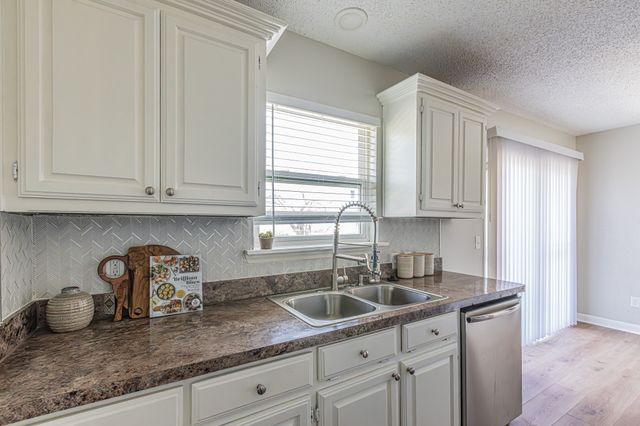 131 Sierra Court, Glenn Heights, TX 75154