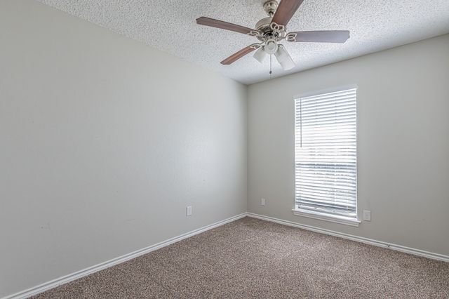 131 Sierra Court, Glenn Heights, TX 75154