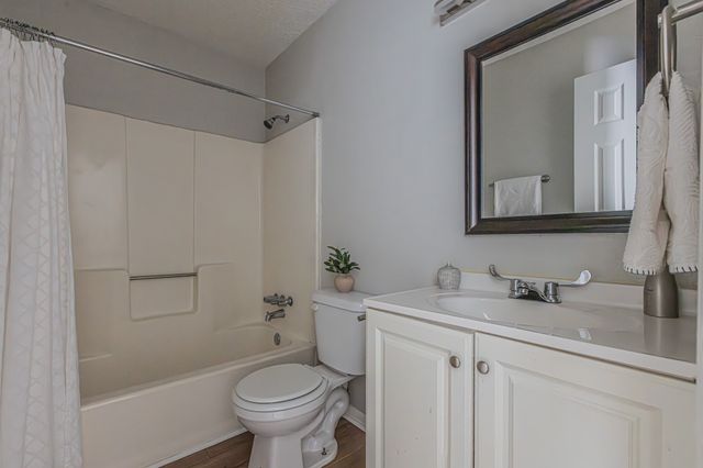 131 Sierra Court, Glenn Heights, TX 75154