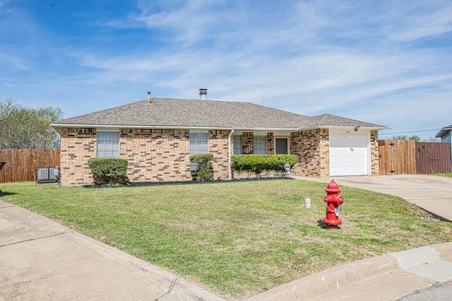 131 Sierra Court, Glenn Heights, TX 75154