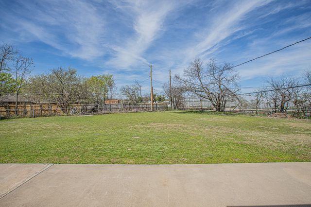 131 Sierra Court, Glenn Heights, TX 75154