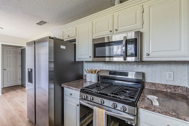 131 Sierra Court, Glenn Heights, TX 75154