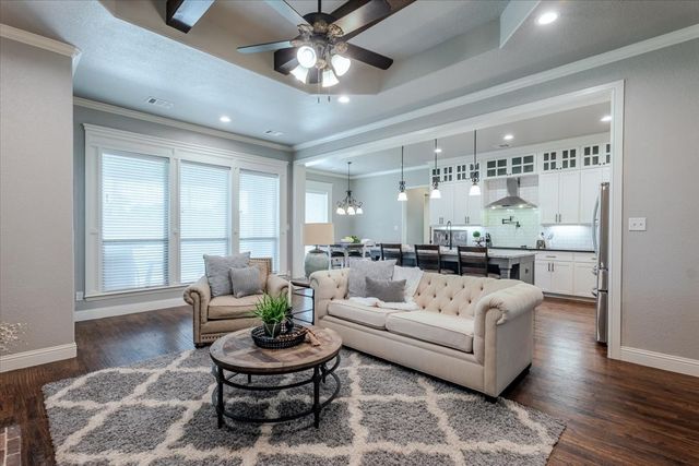 104 Lagrange Court, Weatherford, TX 76088