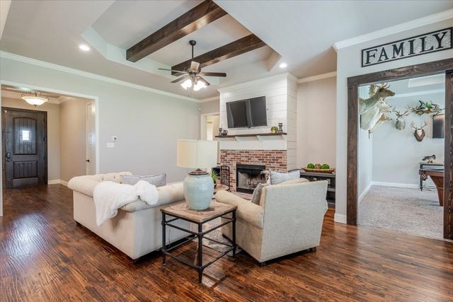 104 Lagrange Court, Weatherford, TX 76088