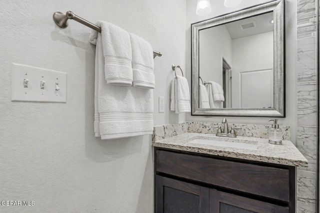 1065 HOPPAS Street, El Paso, TX 79932