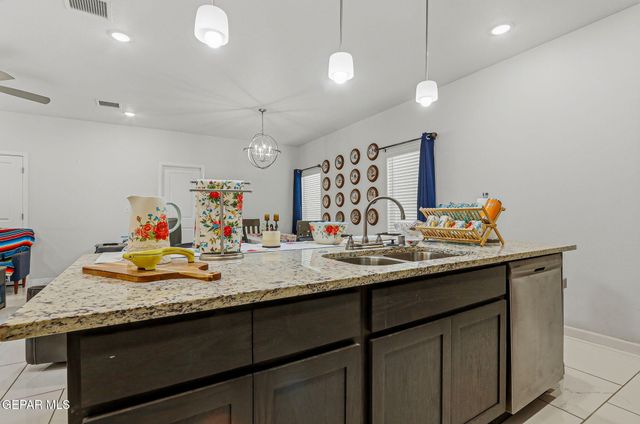 1065 HOPPAS Street, El Paso, TX 79932