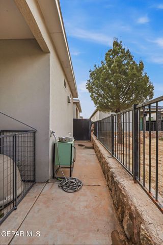 1065 HOPPAS Street, El Paso, TX 79932