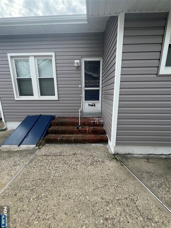 122 Vreeland Avenue FL 2, Clifton, NJ 07011