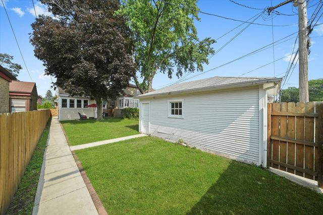 1643 Home Avenue, Berwyn, IL 60402