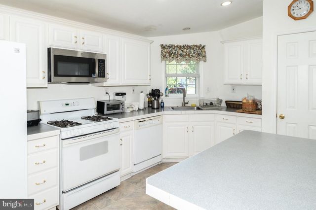 25 KNOLLWOOD DR, Mays Landing, NJ 08330