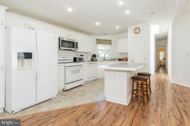 25 KNOLLWOOD DR, Mays Landing, NJ 08330