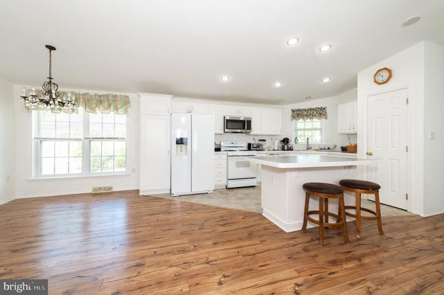 25 KNOLLWOOD DR, Mays Landing, NJ 08330
