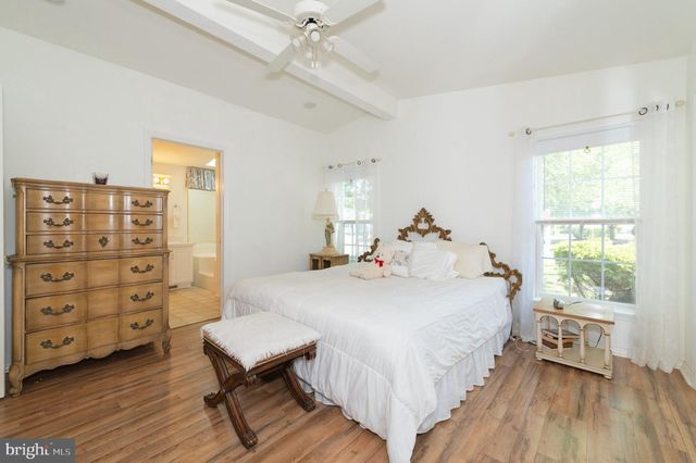 25 KNOLLWOOD DR, Mays Landing, NJ 08330