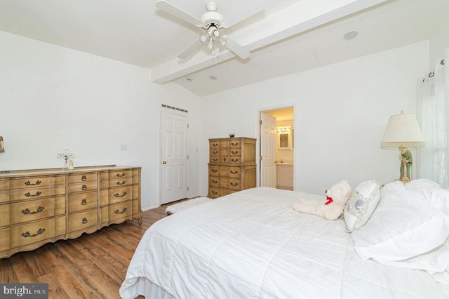 25 KNOLLWOOD DR, Mays Landing, NJ 08330