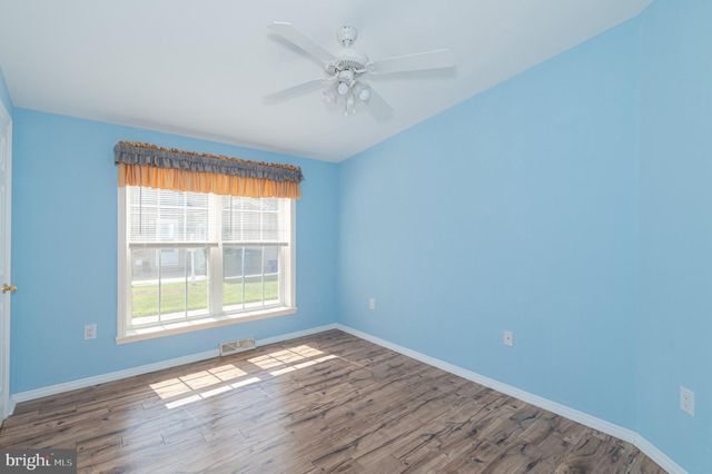 25 KNOLLWOOD DR, Mays Landing, NJ 08330