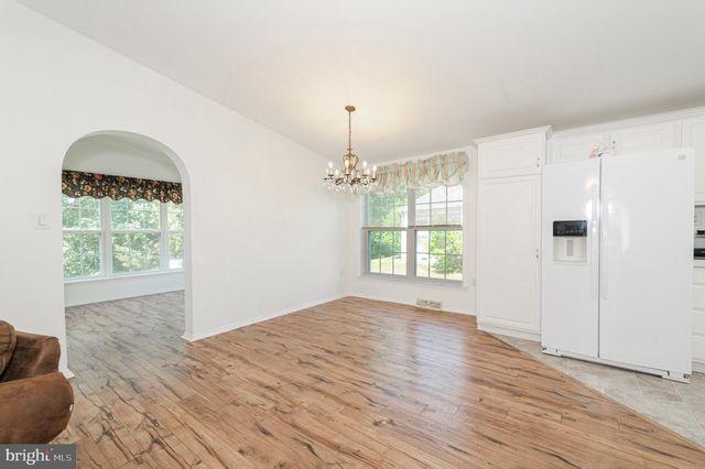 25 KNOLLWOOD DR, Mays Landing, NJ 08330