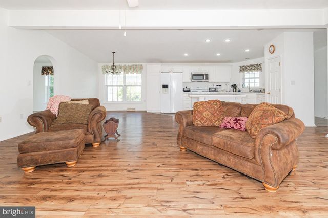 25 KNOLLWOOD DR, Mays Landing, NJ 08330