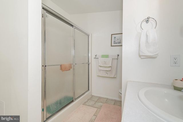 25 KNOLLWOOD DR, Mays Landing, NJ 08330