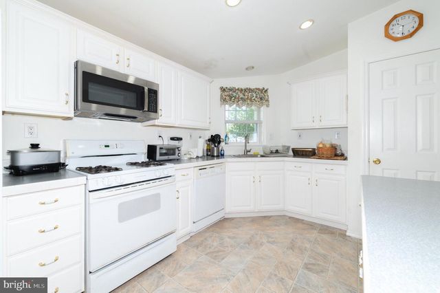 25 KNOLLWOOD DR, Mays Landing, NJ 08330
