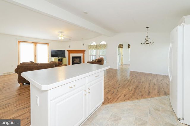 25 KNOLLWOOD DR, Mays Landing, NJ 08330