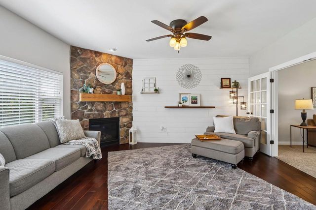 406 Chelsea Way, Dane, WI 53529