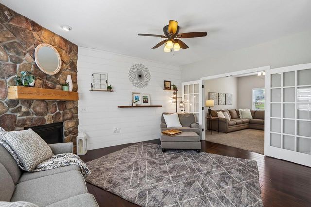406 Chelsea Way, Dane, WI 53529