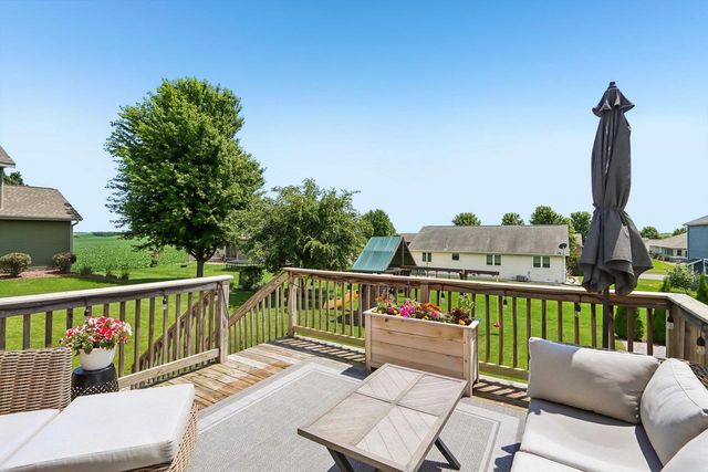 406 Chelsea Way, Dane, WI 53529