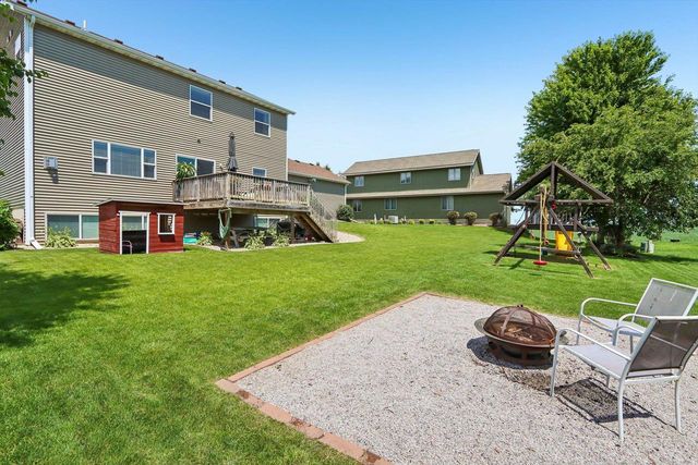406 Chelsea Way, Dane, WI 53529