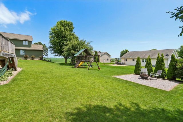 406 Chelsea Way, Dane, WI 53529