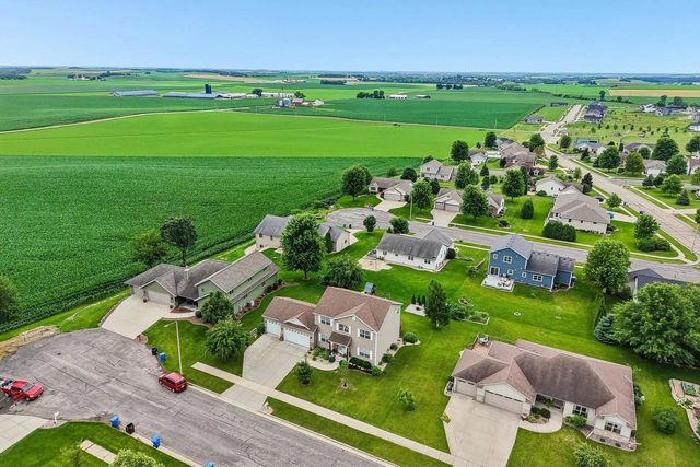 406 Chelsea Way, Dane, WI 53529