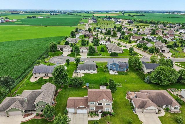 406 Chelsea Way, Dane, WI 53529