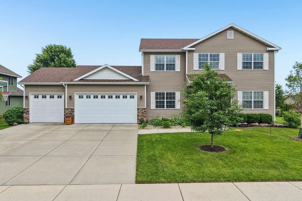 406 Chelsea Way, Dane, WI 53529