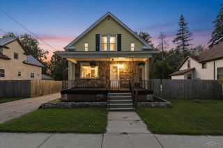 2122 2nd Street, Bay City, MI 48708