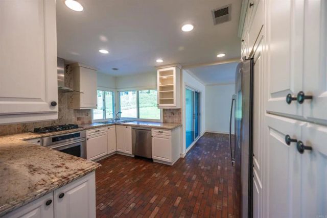 1377 Camino Teresa, Solana Beach, CA 92075