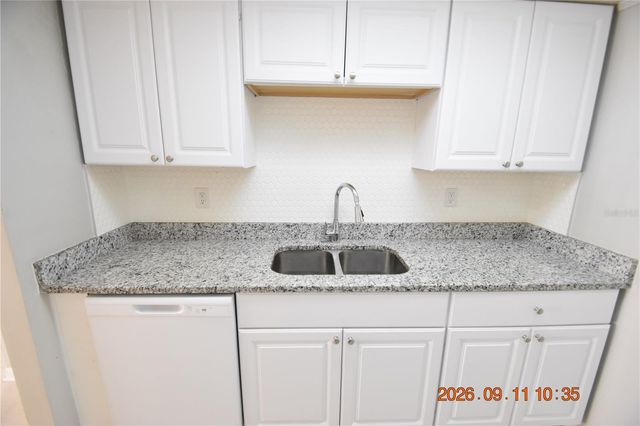 705 2ND AVENUE NW B, Ruskin, FL 33570
