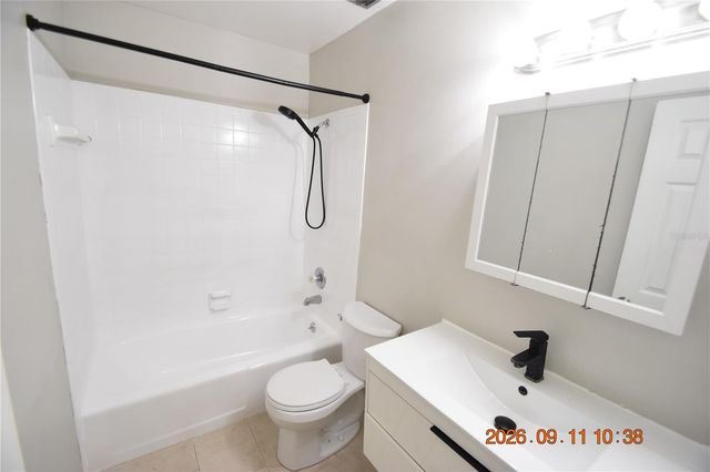705 2ND AVENUE NW B, Ruskin, FL 33570