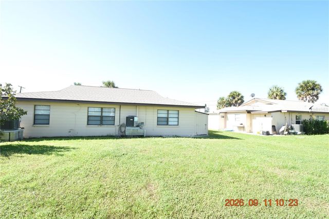 705 2ND AVENUE NW B, Ruskin, FL 33570