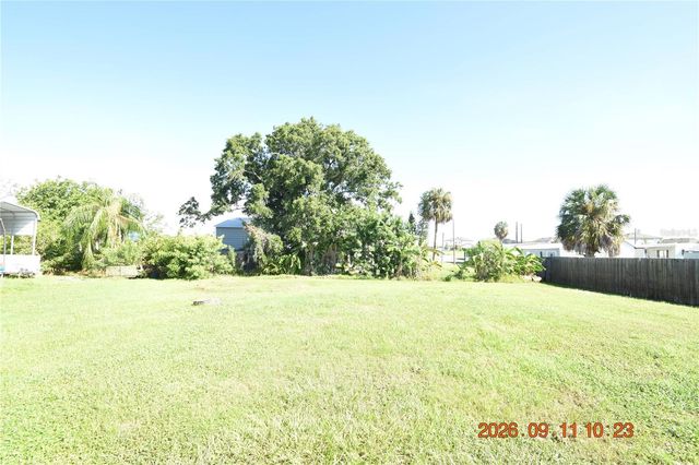 705 2ND AVENUE NW B, Ruskin, FL 33570