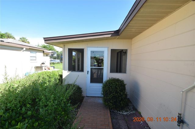 705 2ND AVENUE NW B, Ruskin, FL 33570