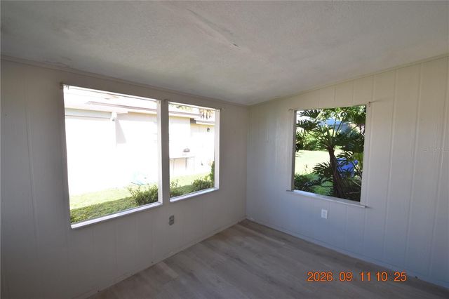 705 2ND AVENUE NW B, Ruskin, FL 33570