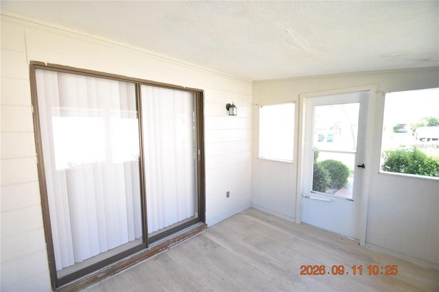 705 2ND AVENUE NW B, Ruskin, FL 33570