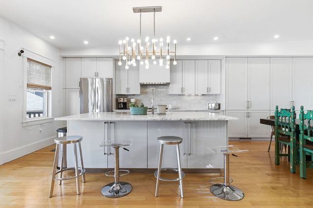 138 W 3rd St, Boston, MA 02127