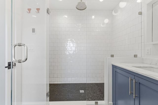 138 W 3rd St, Boston, MA 02127