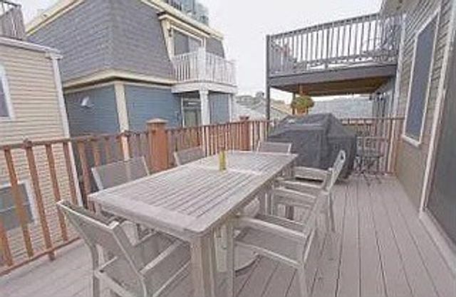 138 W 3rd St, Boston, MA 02127