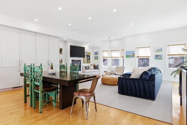 138 W 3rd St, Boston, MA 02127