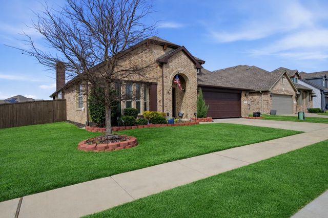 404 Moss Cove Drive, Aubrey, TX 76227